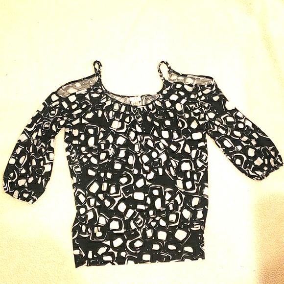 Cache cold shoulder top - Picture 1 of 5